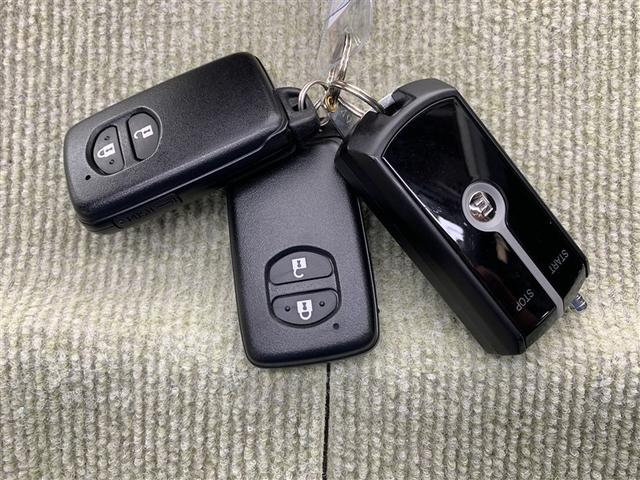 ヴィッツ Ｕ　４ＷＤ　フルセグ　メモリーナビ　ＤＶＤ再生　ミュージックプレイヤー接続可　バックカメラ　衝突被害軽減システム　ＥＴＣ　ワンオーナー　フルエアロ（15枚目）