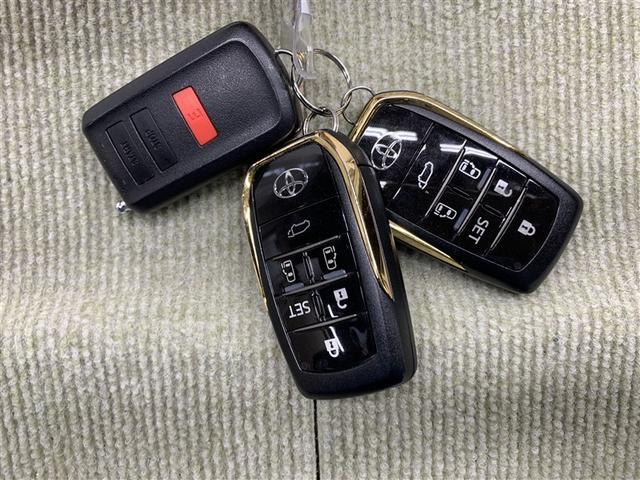 アルファード ２．５Ｓ　タイプゴールドＩＩＩ　４ＷＤ　フルセグ　メモリーナビ　ＤＶＤ再生　ミュージックプレイヤー接続可　後席モニター　バックカメラ　衝突被害軽減システム　ＥＴＣ　ドラレコ　両側電動スライド　ＬＥＤヘッドランプ　乗車定員７人（17枚目）