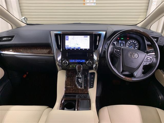 アルファードハイブリッド Ｇ　４ＷＤ　フルセグ　メモリーナビ　ＤＶＤ再生　バックカメラ　衝突被害軽減システム　ＥＴＣ　ドラレコ　両側電動スライド　ＬＥＤヘッドランプ　乗車定員７人　３列シート　ワンオーナー（7枚目）