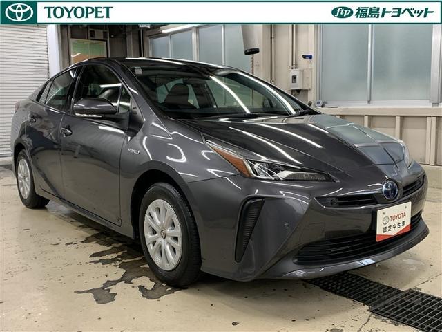 プリウス Ｓ　４ＷＤ　メモリーナビ　ミュージックプレイヤー接続可　バックカメラ　衝突被害軽減システム　ＥＴＣ　ＬＥＤヘッドランプ（3枚目）