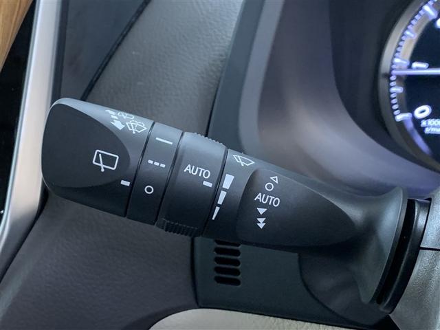 オートワイパー装備、雨天時に便利です