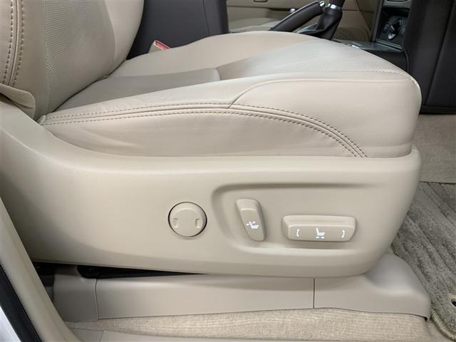 パワーシート搭載、微妙な調整が手軽にでき、ピッタリのポジションで運転することが可能です。