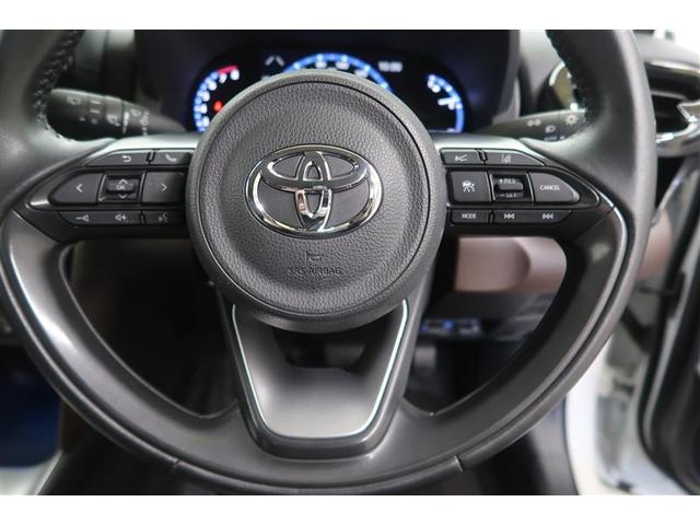 ヤリスクロス Ｚ　衝突被害軽減システム　４ＷＤ　ナビ　バックカメラ　ＥＴＣ　アルミホイール　オートクルーズコントロール　ＬＥＤヘッドランプ　ワンオーナー（4枚目）