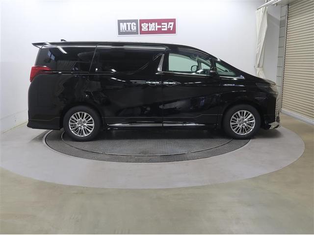 アルファードハイブリッド ＳＲ　Ｃパッケージ　衝突被害軽減システム　４ＷＤ　ナビ＆ＴＶ　フルエアロ　後席モニター　バックカメラ　ＥＴＣ　アルミホイール　両側電動スライド　乗車定員７人　ハイブリッド　オートクルーズコントロール　ＬＥＤヘッドランプ（9枚目）