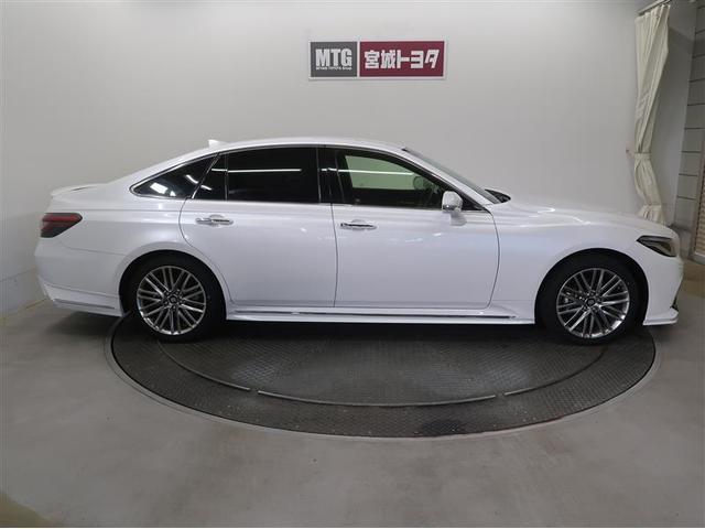 クラウンハイブリッド ＲＳ　衝突被害軽減システム　ナビ＆ＴＶ　フルエアロ　バックカメラ　ＥＴＣ　アルミホイール　ハイブリッド　オートクルーズコントロール　ＬＥＤヘッドランプ　１００Ｖ電源　ワンオーナー（10枚目）