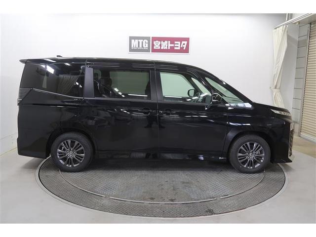 ヴォクシー ハイブリッドＳ－Ｇ　衝突被害軽減システム　バックカメラ　ＥＴＣ　アルミホイール　乗車定員７人　ハイブリッド　オートクルーズコントロール　ＬＥＤヘッドランプ　ワンオーナー（8枚目）