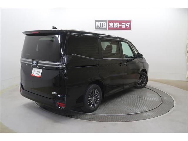 ヴォクシー ハイブリッドＳ－Ｇ　衝突被害軽減システム　バックカメラ　ＥＴＣ　アルミホイール　乗車定員７人　ハイブリッド　オートクルーズコントロール　ＬＥＤヘッドランプ　ワンオーナー（9枚目）