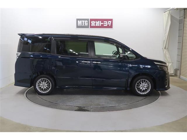 ヴォクシー ハイブリッドZS 煌 衝突被害軽減システム ナビ&TV 後席モニター バックカメラ ETC アルミホイール 両側電動スライド 乗車定員7人 ハイブリッド オートクルーズコントロール LEDヘッドランプ ワンオーナー(14枚目)