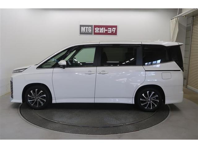 ヴォクシー ハイブリッドＳ－Ｚ　衝突被害軽減システム　ナビ＆ＴＶ　後席モニター　バックカメラ　ＥＴＣ　アルミホイール　両側電動スライド　乗車定員７人　ハイブリッド　オートクルーズコントロール　ＬＥＤヘッドランプ　１００Ｖ電源（8枚目）