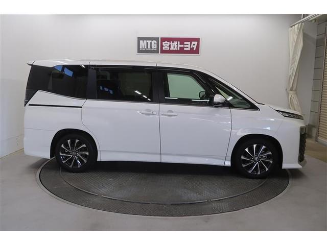 ヴォクシー ハイブリッドＳ－Ｚ　衝突被害軽減システム　ナビ＆ＴＶ　後席モニター　バックカメラ　ＥＴＣ　アルミホイール　両側電動スライド　乗車定員７人　ハイブリッド　オートクルーズコントロール　ＬＥＤヘッドランプ　１００Ｖ電源（9枚目）