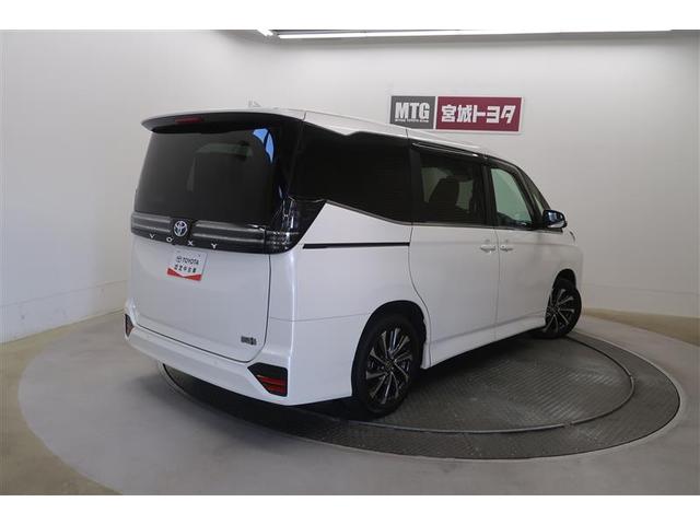 ヴォクシー ハイブリッドＳ－Ｚ　衝突被害軽減システム　ナビ＆ＴＶ　後席モニター　バックカメラ　ＥＴＣ　アルミホイール　両側電動スライド　乗車定員７人　ハイブリッド　オートクルーズコントロール　ＬＥＤヘッドランプ　１００Ｖ電源（10枚目）