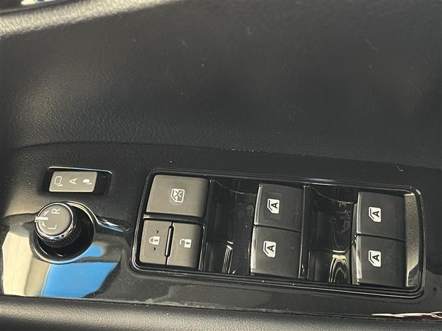 アルファードハイブリッド SR Cパッケージ 4WD フルセグ メモリーナビ DVD再生 ミュージックプレイヤー接続可 後席モニター バックカメラ 衝突被害軽減システム ETC 両側電動スライド LEDヘッドランプ 乗車定員7人 3列シート(25枚目)