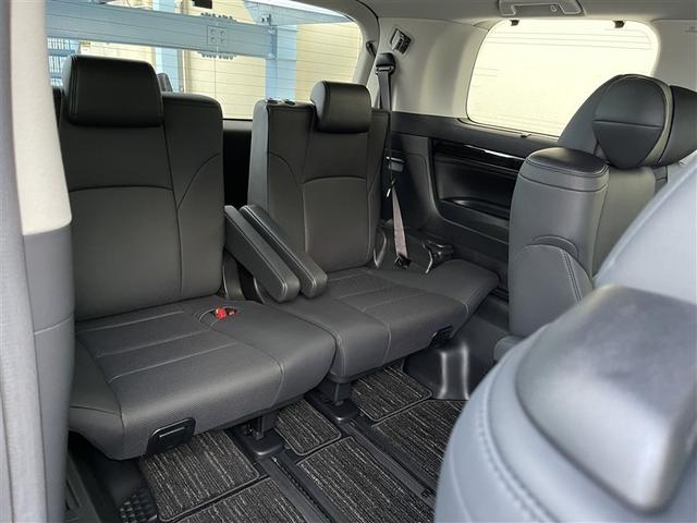 アルファードハイブリッド SR Cパッケージ 4WD フルセグ メモリーナビ DVD再生 ミュージックプレイヤー接続可 後席モニター バックカメラ 衝突被害軽減システム ETC 両側電動スライド LEDヘッドランプ 乗車定員7人 3列シート(30枚目)