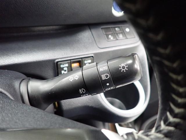 シエンタ ハイブリッドＧ　クエロ　フルセグ　メモリーナビ　バックカメラ　衝突被害軽減システム　ＥＴＣ　両側電動スライド　ＬＥＤヘッドランプ　乗車定員７人　３列シート　ワンオーナー　記録簿（12枚目）