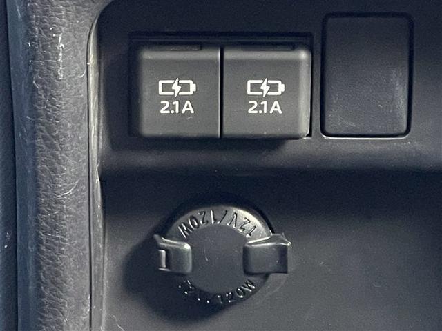 ノア Ｓｉ　ダブルバイビーＩＩＩ　フルセグ　メモリーナビ　バックカメラ　衝突被害軽減システム　ＥＴＣ　両側電動スライド　ＬＥＤヘッドランプ　乗車定員７人　３列シート　記録簿（17枚目）