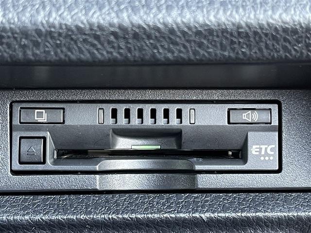 ノア Ｓｉ　ダブルバイビーＩＩＩ　フルセグ　メモリーナビ　バックカメラ　衝突被害軽減システム　ＥＴＣ　両側電動スライド　ＬＥＤヘッドランプ　乗車定員７人　３列シート　記録簿（18枚目）