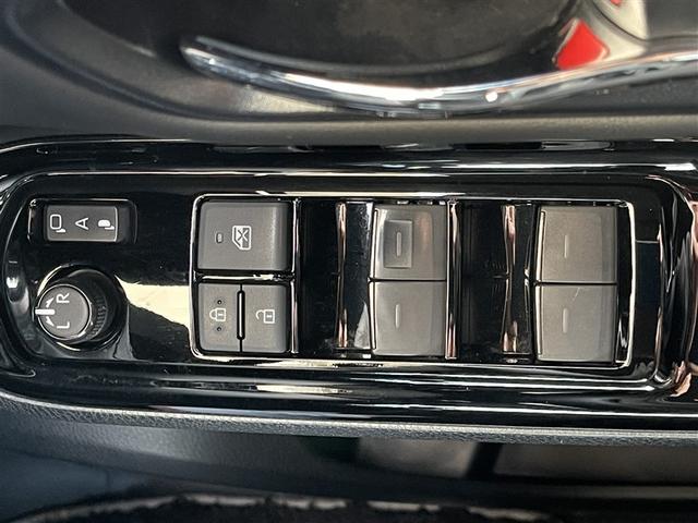 ノア Ｓｉ　ダブルバイビーＩＩＩ　フルセグ　メモリーナビ　バックカメラ　衝突被害軽減システム　ＥＴＣ　両側電動スライド　ＬＥＤヘッドランプ　乗車定員７人　３列シート　記録簿（19枚目）