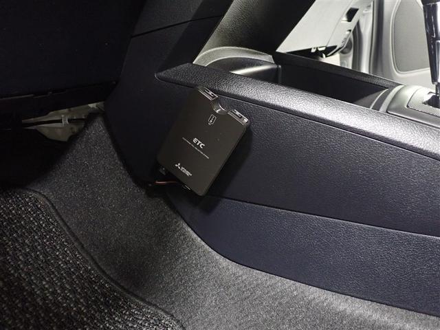 カローラアクシオ ハイブリッド　ワンセグ　メモリーナビ　バックカメラ　衝突被害軽減システム　ＥＴＣ（17枚目）