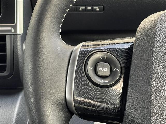 シエンタ G 4WD フルセグ メモリーナビ ミュージックプレイヤー接続可 バックカメラ 衝突被害軽減システム ETC 両側電動スライド LEDヘッドランプ 乗車定員6人 3列シート(9枚目)