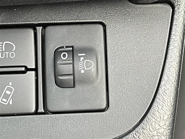 シエンタ G 4WD フルセグ メモリーナビ ミュージックプレイヤー接続可 バックカメラ 衝突被害軽減システム ETC 両側電動スライド LEDヘッドランプ 乗車定員6人 3列シート(16枚目)