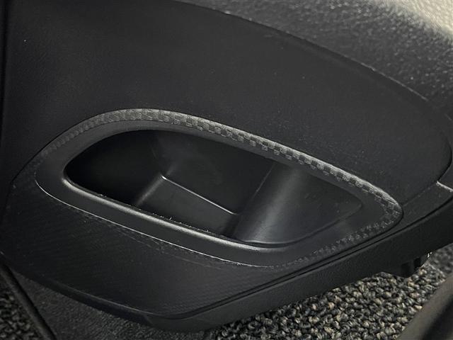 シエンタ G 4WD フルセグ メモリーナビ ミュージックプレイヤー接続可 バックカメラ 衝突被害軽減システム ETC 両側電動スライド LEDヘッドランプ 乗車定員6人 3列シート(33枚目)