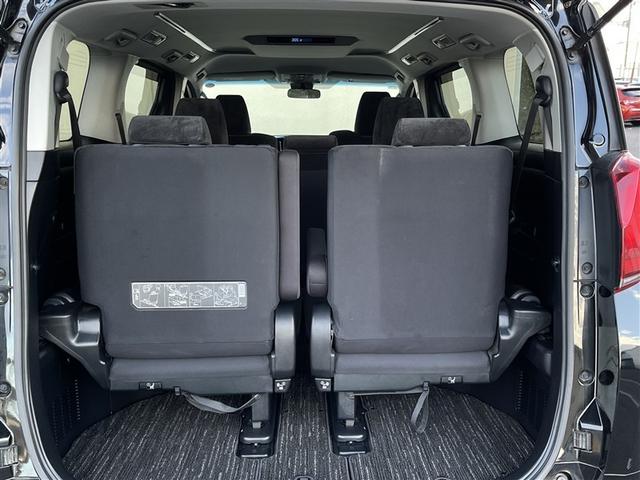 アルファード ２．５Ｓ　４ＷＤ　フルセグ　メモリーナビ　ミュージックプレイヤー接続可　バックカメラ　衝突被害軽減システム　ＥＴＣ　両側電動スライド　ＬＥＤヘッドランプ　乗車定員８人　３列シート　フルエアロ　記録簿（29枚目）