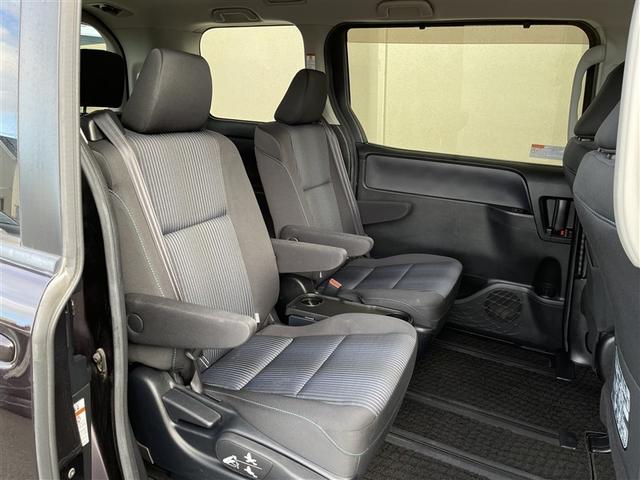 ノア Ｓｉ　４ＷＤ　フルセグ　メモリーナビ　ＤＶＤ再生　バックカメラ　ＥＴＣ　電動スライドドア　ＬＥＤヘッドランプ　乗車定員７人　３列シート　ワンオーナー　記録簿　アイドリングストップ（21枚目）