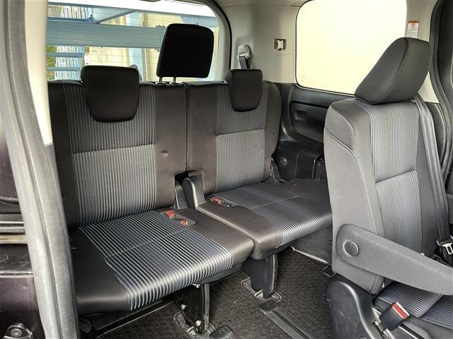 ノア Ｓｉ　４ＷＤ　フルセグ　メモリーナビ　ＤＶＤ再生　バックカメラ　ＥＴＣ　電動スライドドア　ＬＥＤヘッドランプ　乗車定員７人　３列シート　ワンオーナー　記録簿　アイドリングストップ（22枚目）