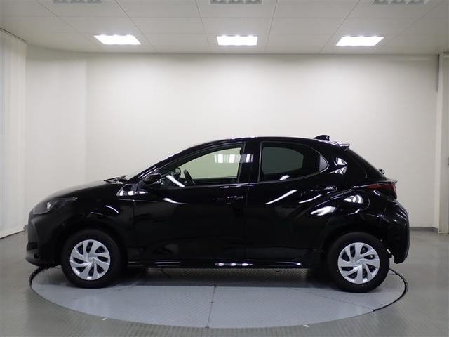 ヤリス Ｘ　４ＷＤ　メモリーナビ　バックカメラ　衝突被害軽減システム　ＥＴＣ（3枚目）