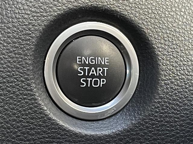 バッグやポケットにキーを入れっ放しでもエンジンＯＮ／ＯＦＦできるエンジンスイッチ。