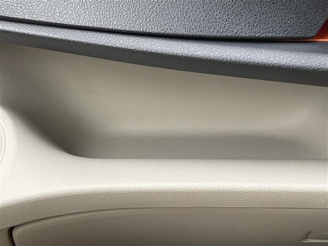 シエンタ X フルセグ メモリーナビ バックカメラ 衝突被害軽減システム 電動スライドドア 乗車定員7人 3列シート 記録簿(31枚目)