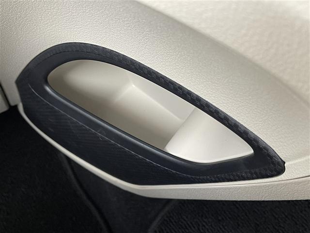 シエンタ X フルセグ メモリーナビ バックカメラ 衝突被害軽減システム 電動スライドドア 乗車定員7人 3列シート 記録簿(33枚目)