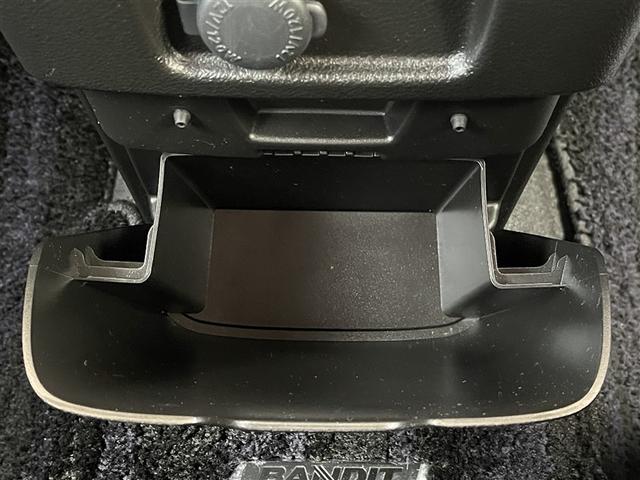 ソリオバンディット ハイブリッドＭＶ　フルセグ　メモリーナビ　バックカメラ　衝突被害軽減システム　ＥＴＣ　電動スライドドア　ＬＥＤヘッドランプ　アイドリングストップ（31枚目）