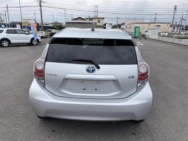アクア Ｓ　記録簿トヨタ認定中古車　ハイブリッド保証　ＣＤチューナー　キーレスエントリー　車両検査証明書（6枚目）