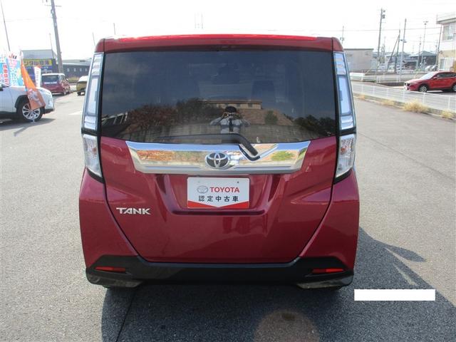 バックカメラが付いているので後方確認が非常にしやすいです。今や運転初心者も熟練者も必須装備！ついていて損はないですね♪