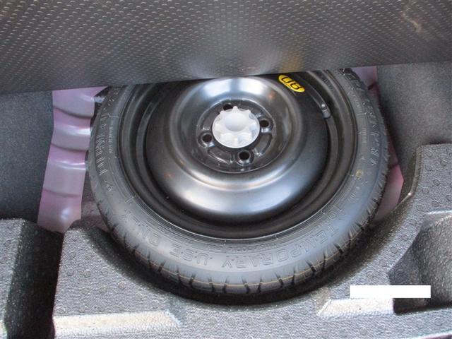 スペアタイヤ付き。
