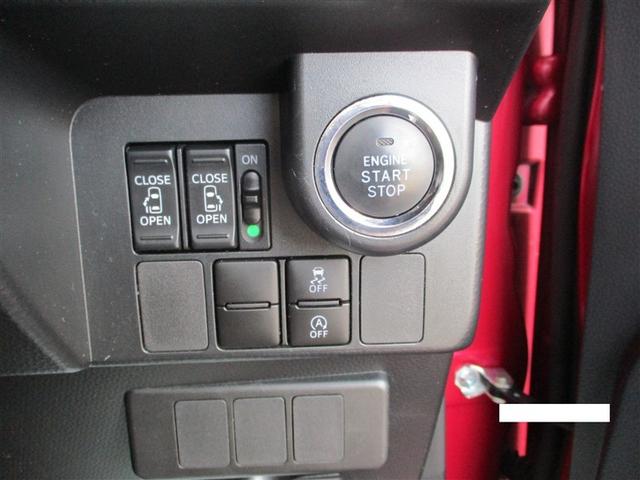 両側パワースライドドア付きだから、狭い駐車スペースなどでの　乗り降りラクラク！小さなお子さまのいるご家庭には嬉しい装備。