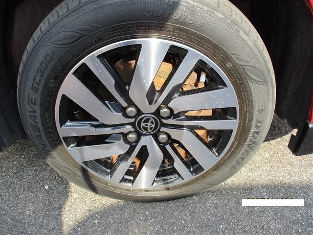 室内外はもちろん、シートを外してニオイの元となるフロアカーペットまで消臭・除菌を実施。中古車を気持ちよくお乗りいただけるクリーニングサービスです。詳細は販売店スタッフまでおたずねください。