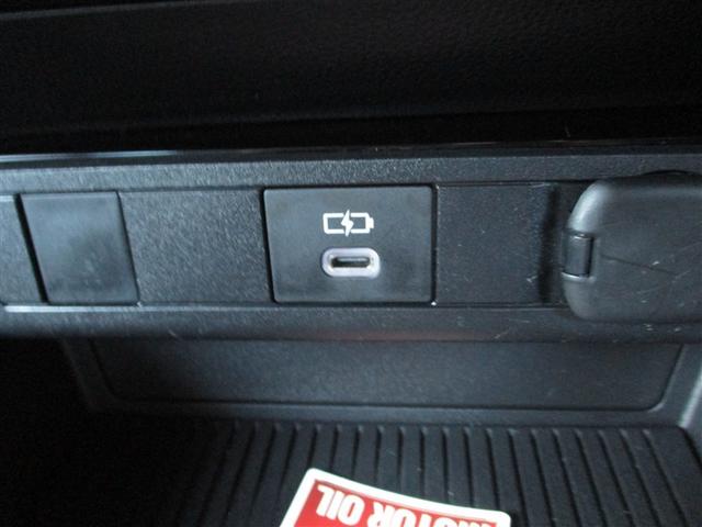 プリウス Ｘ　４ＷＤ　フルセグ　メモリーナビ　ＤＶＤ再生　バックカメラ　衝突被害軽減システム　ＥＴＣ　ドラレコ　ＬＥＤヘッドランプ　ワンオーナー　記録簿（20枚目）