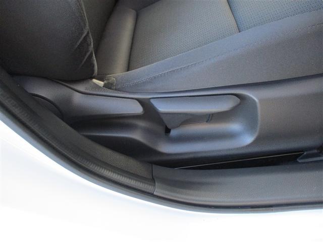 プリウス Ｘ　４ＷＤ　フルセグ　メモリーナビ　ＤＶＤ再生　バックカメラ　衝突被害軽減システム　ＥＴＣ　ドラレコ　ＬＥＤヘッドランプ　ワンオーナー　記録簿（32枚目）