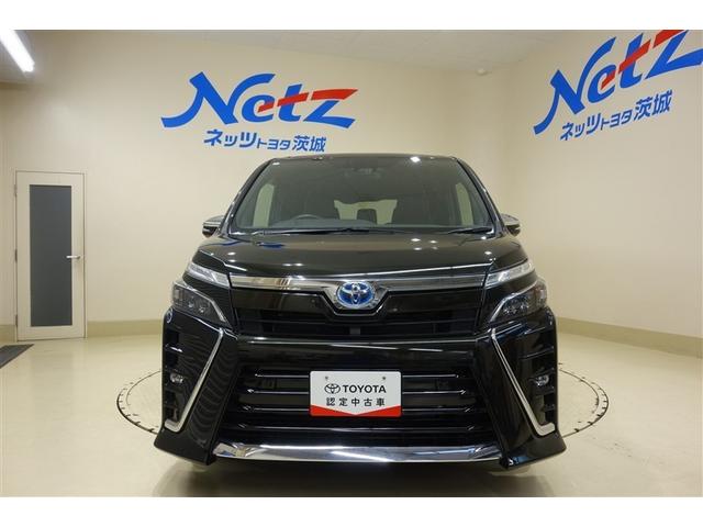 ヴォクシー ハイブリッドＺＳ　煌ＩＩＩ　１０型純正ナビ　フルセグＴＶ　ブルートゥース　ＤＶＤ再生　後席モニター　リヤカメラ　ＥＴＣ　スマートキー　シートヒーター　クルーズコントロール　ＬＥＤライト　両側電動ドア　セーフティセンス　アルミ（4枚目）