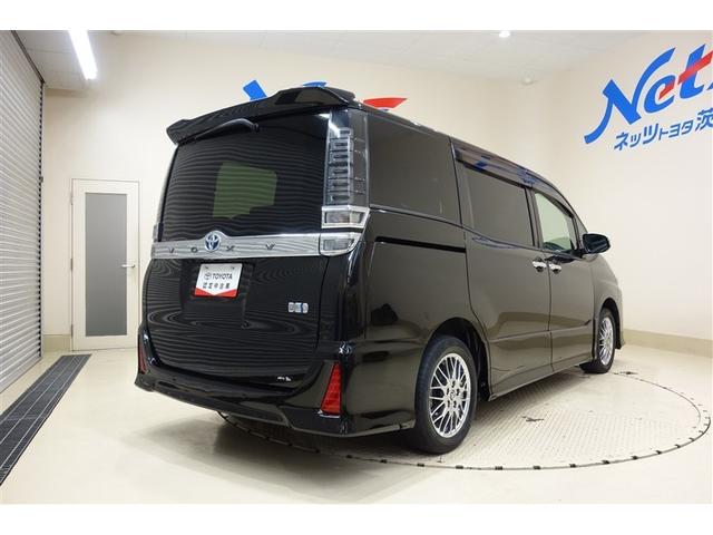 ヴォクシー ハイブリッドＺＳ　煌ＩＩＩ　１０型純正ナビ　フルセグＴＶ　ブルートゥース　ＤＶＤ再生　後席モニター　リヤカメラ　ＥＴＣ　スマートキー　シートヒーター　クルーズコントロール　ＬＥＤライト　両側電動ドア　セーフティセンス　アルミ（7枚目）