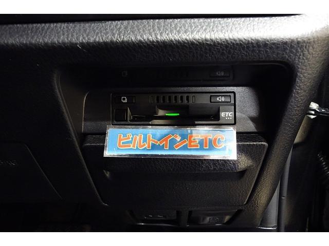 ヴォクシー ハイブリッドＺＳ　煌ＩＩＩ　１０型純正ナビ　フルセグＴＶ　ブルートゥース　ＤＶＤ再生　後席モニター　リヤカメラ　ＥＴＣ　スマートキー　シートヒーター　クルーズコントロール　ＬＥＤライト　両側電動ドア　セーフティセンス　アルミ（17枚目）