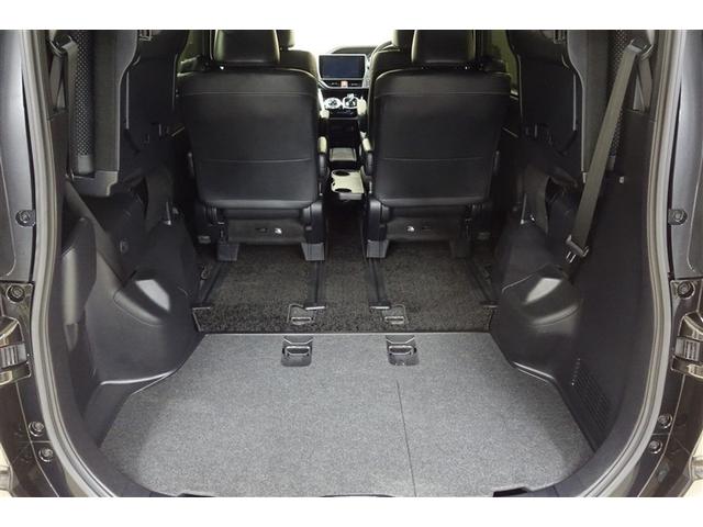 ヴォクシー ハイブリッドＺＳ　煌ＩＩＩ　１０型純正ナビ　フルセグＴＶ　ブルートゥース　ＤＶＤ再生　後席モニター　リヤカメラ　ＥＴＣ　スマートキー　シートヒーター　クルーズコントロール　ＬＥＤライト　両側電動ドア　セーフティセンス　アルミ（32枚目）