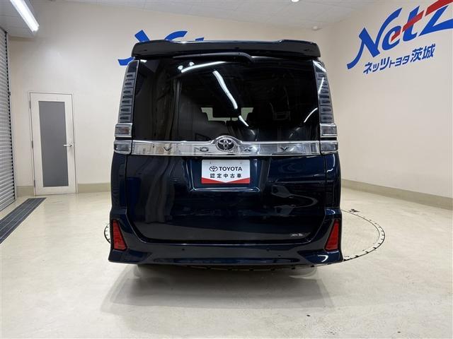 ヴォクシー ＺＳ　煌ＩＩ　９型純正ナビ　フルセグＴＶ　ブルートゥース　ＤＶＤ再生　後席モニター　リヤカメラ　ＥＴＣ　スマートキー　オートエアコン　クルーズコントロール　ＬＥＤライト　両側電動ドア　セーフティセンス　アルミ（10枚目）