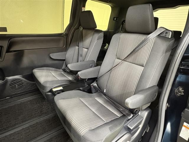 ヴォクシー ＺＳ　煌ＩＩ　９型純正ナビ　フルセグＴＶ　ブルートゥース　ＤＶＤ再生　後席モニター　リヤカメラ　ＥＴＣ　スマートキー　オートエアコン　クルーズコントロール　ＬＥＤライト　両側電動ドア　セーフティセンス　アルミ（30枚目）