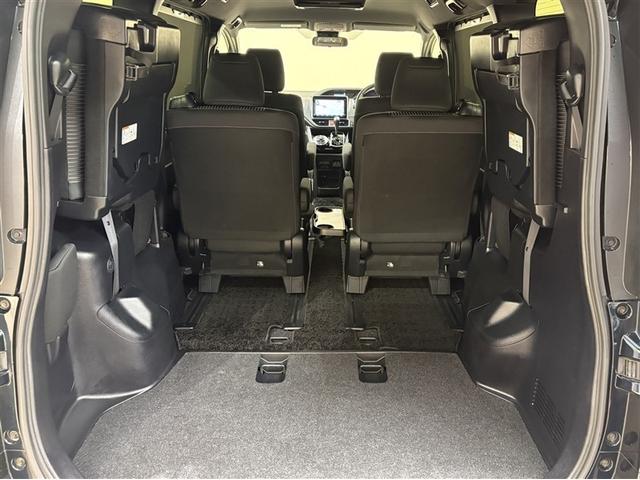 ヴォクシー ＺＳ　煌ＩＩ　９型純正ナビ　フルセグＴＶ　ブルートゥース　ＤＶＤ再生　後席モニター　リヤカメラ　ＥＴＣ　スマートキー　オートエアコン　クルーズコントロール　ＬＥＤライト　両側電動ドア　セーフティセンス　アルミ（33枚目）