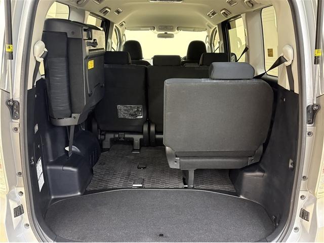 ヴォクシー ＺＳ　煌　両側パワースライドＤ　エアバック　セキュリティ　助手席エアバック　定期点検記録簿　インテリキー　寒冷地仕様　ダブルエアコン　エアコン　パワーステアリング　ナビＴＶ　パワーウィンドウ　ＨＤＤナビ　ＡＢＳ（27枚目）