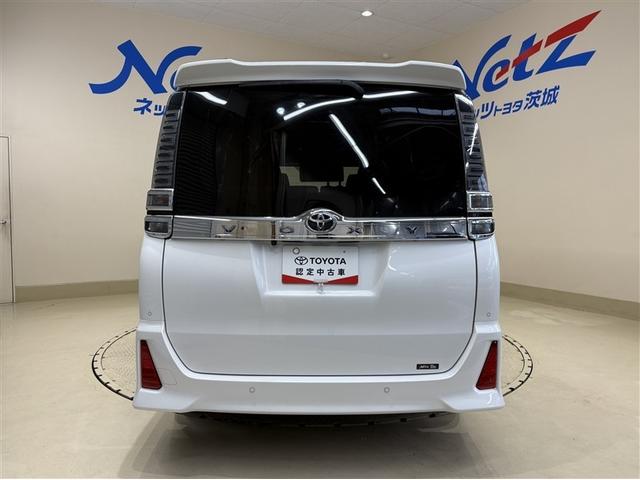 ヴォクシー ＺＳ　煌ＩＩ　スマートキー・プッシュスタート　バックガイドモニター　セキュリティアラーム　両側パワスラドア　１オーナー　ＥＴＣ車載器　地デジテレビ　記録簿付き　ＶＳＣ　ＬＥＤライト　助手席エアバック　ＡＣ　パワステ（9枚目）