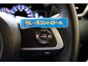 追従機能付きレーダークルーズコントロールで、前方の車両との車速に応じた車間距離を保ち、追従走行を支援します。
